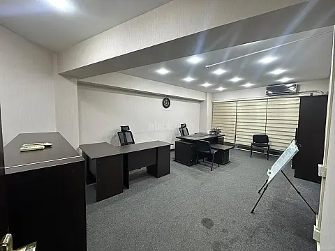 Kirayə verilir 6 otaqlı ofis 180 m²