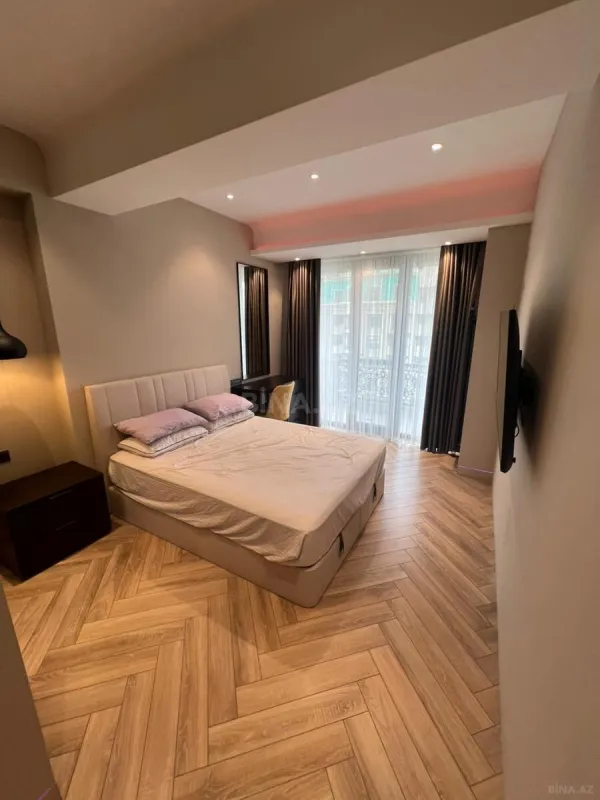 Kirayə verilir 2 otaqlı mənzil 86 m²