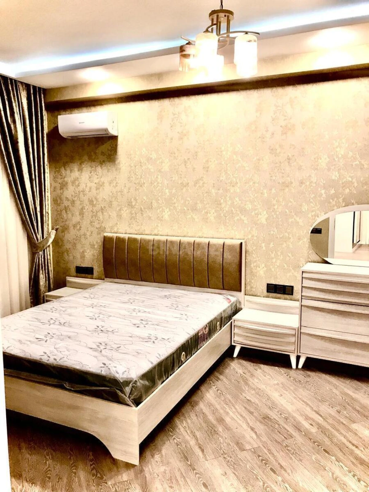 Kirayə verilir 3 otaqlı mənzil 115 m²