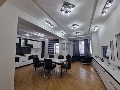 Kirayə verilir 3 otaqlı ofis 150 m²