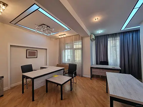 Kirayə verilir 3 otaqlı ofis 150 m²