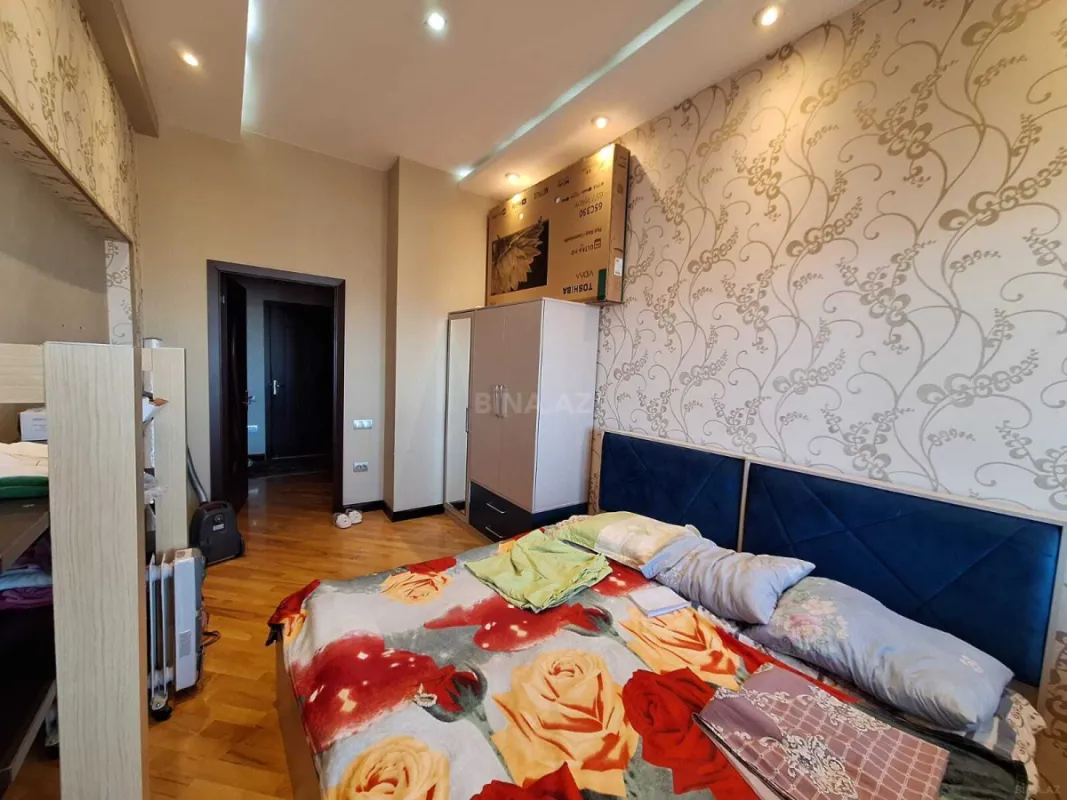 Satılır 4 otaqlı mənzil 105 m²