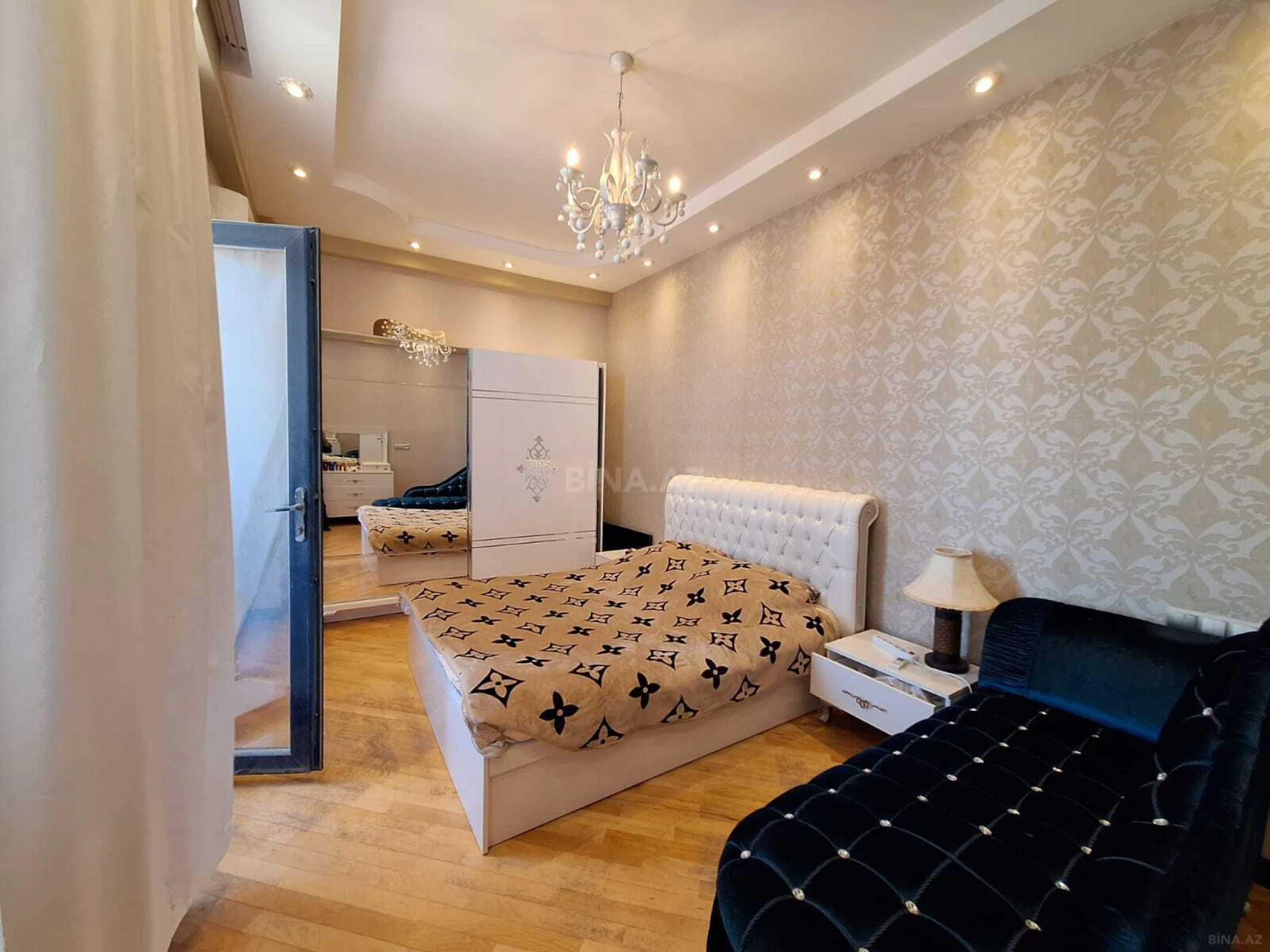 Satılır 4 otaqlı mənzil 105 m²