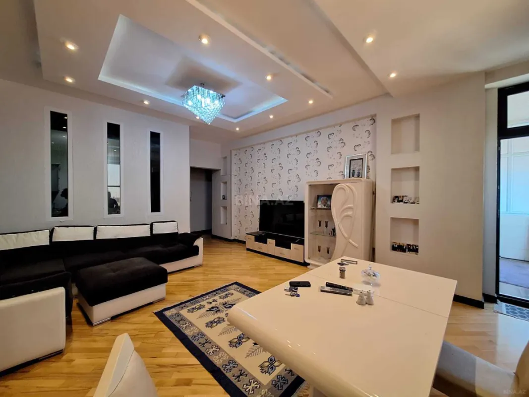 Satılır 4 otaqlı mənzil 105 m²