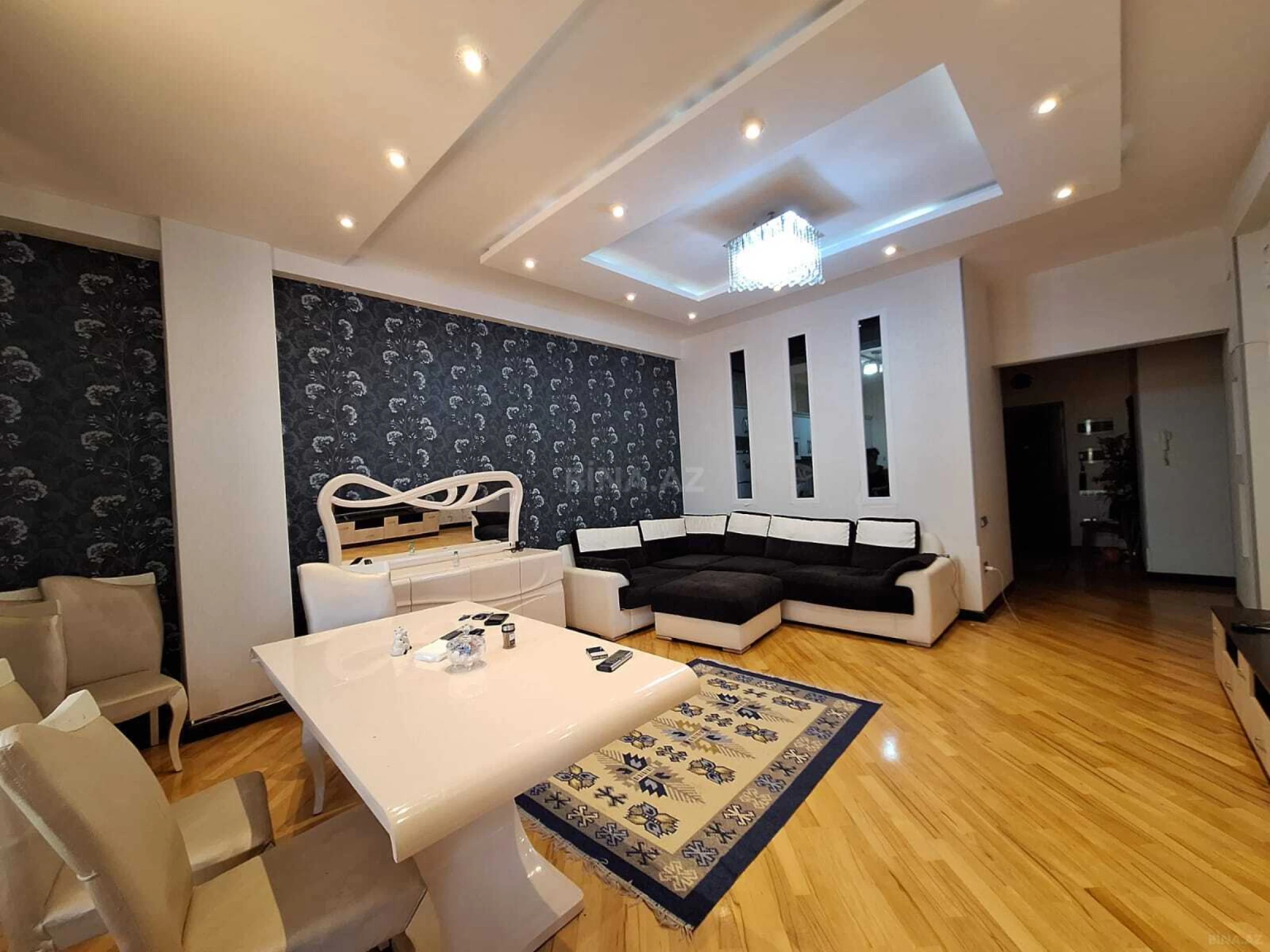 Satılır 4 otaqlı mənzil 105 m²