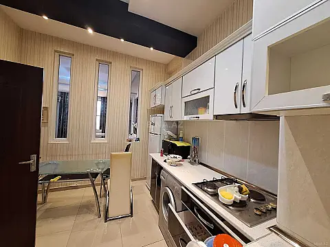 Satılır 4 otaqlı mənzil 105 m²