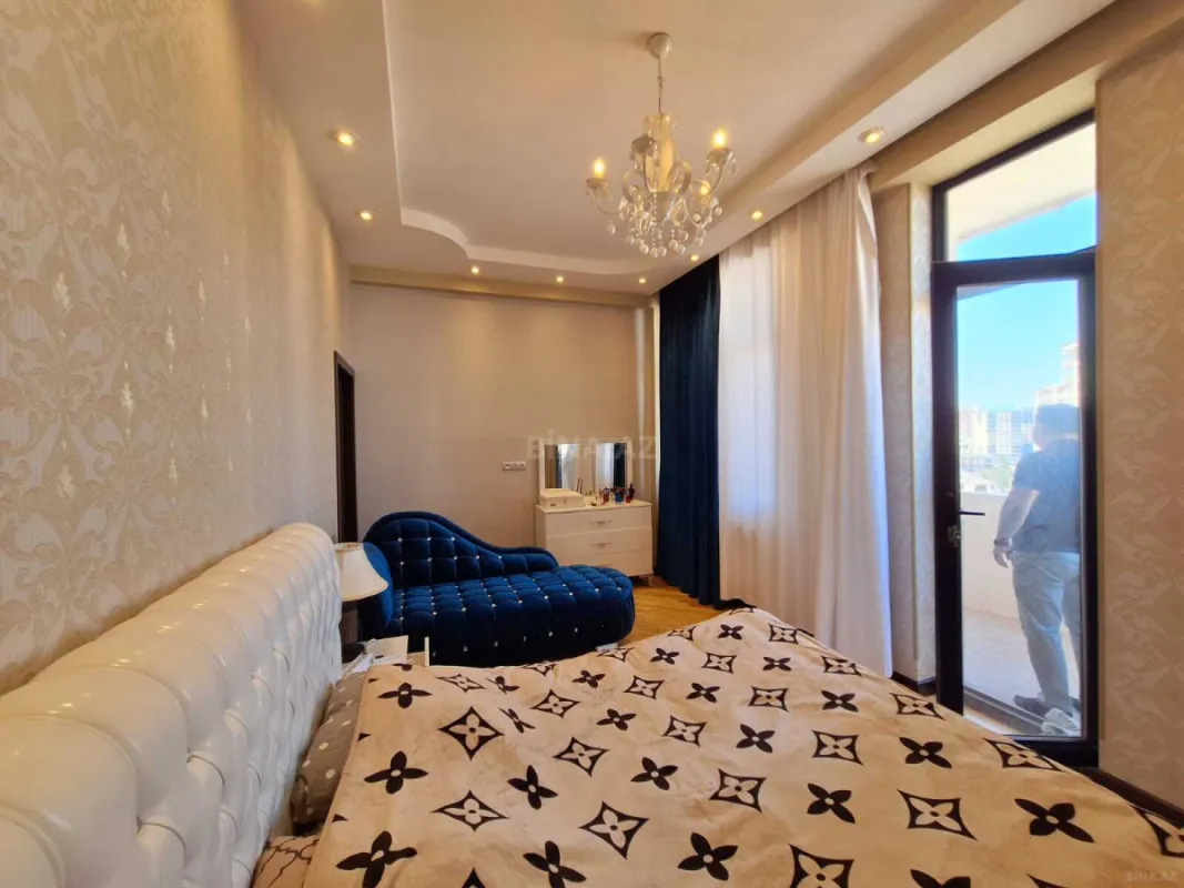 Satılır 4 otaqlı mənzil 105 m²