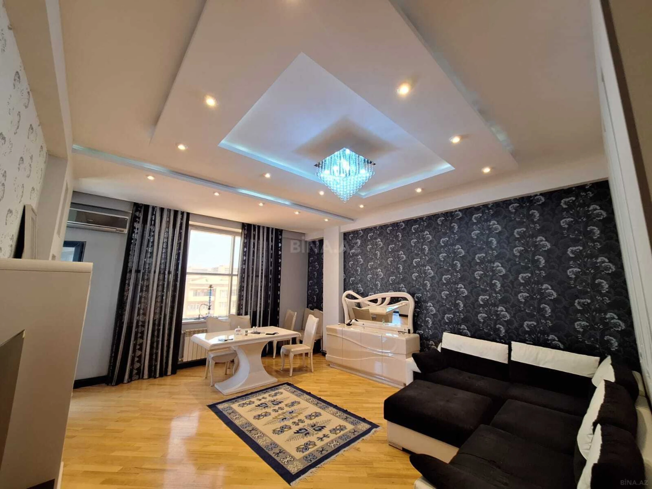 Satılır 4 otaqlı mənzil 105 m²