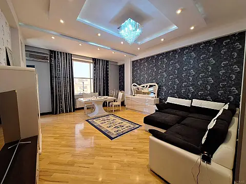 Satılır 3 otaqlı mənzil 105 m² — Bakı, İnşaatçılar 3 otaq 105.00 m²