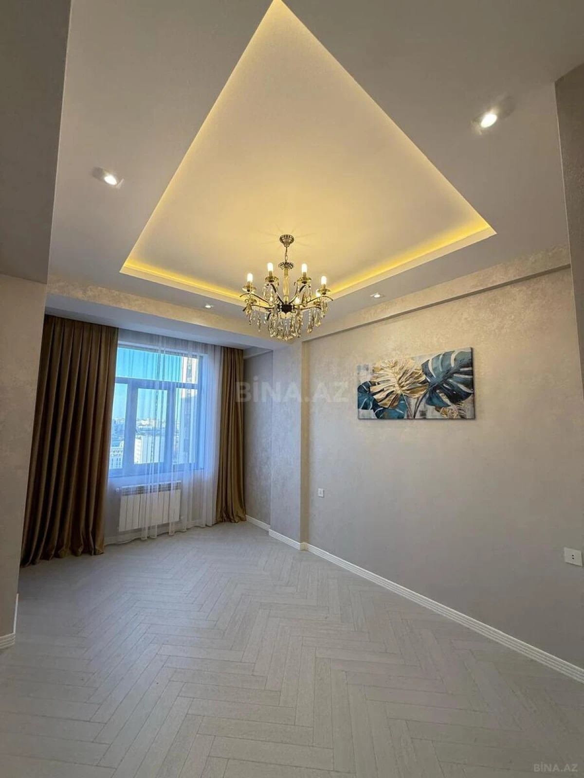 Satılır 3 otaqlı mənzil 105 m²