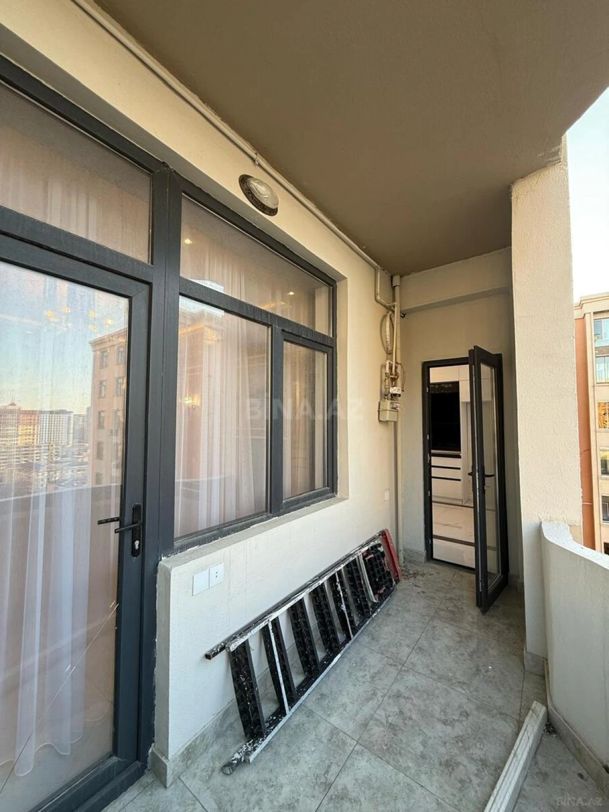 Satılır 3 otaqlı mənzil 105 m²