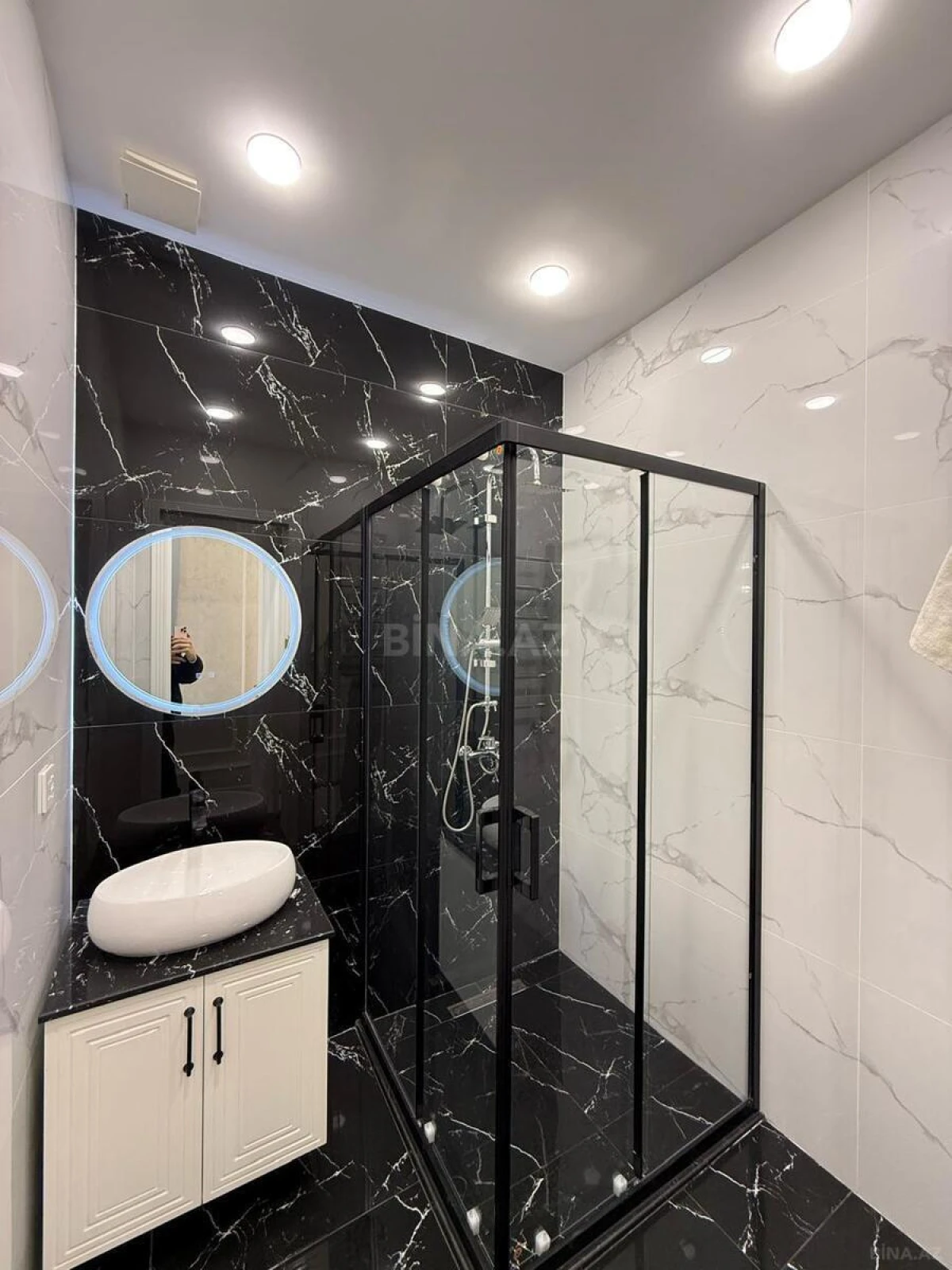 Satılır 3 otaqlı mənzil 105 m²