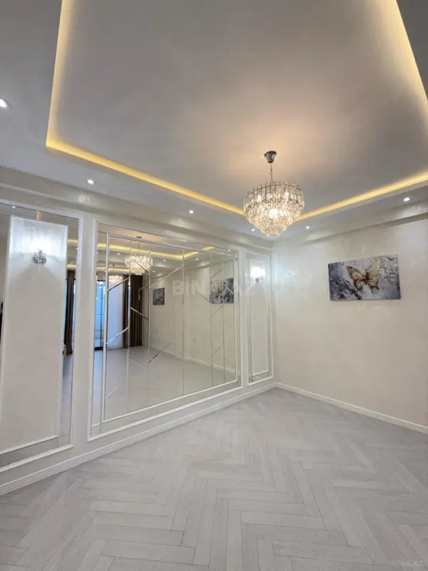 Satılır 3 otaqlı mənzil 105 m²