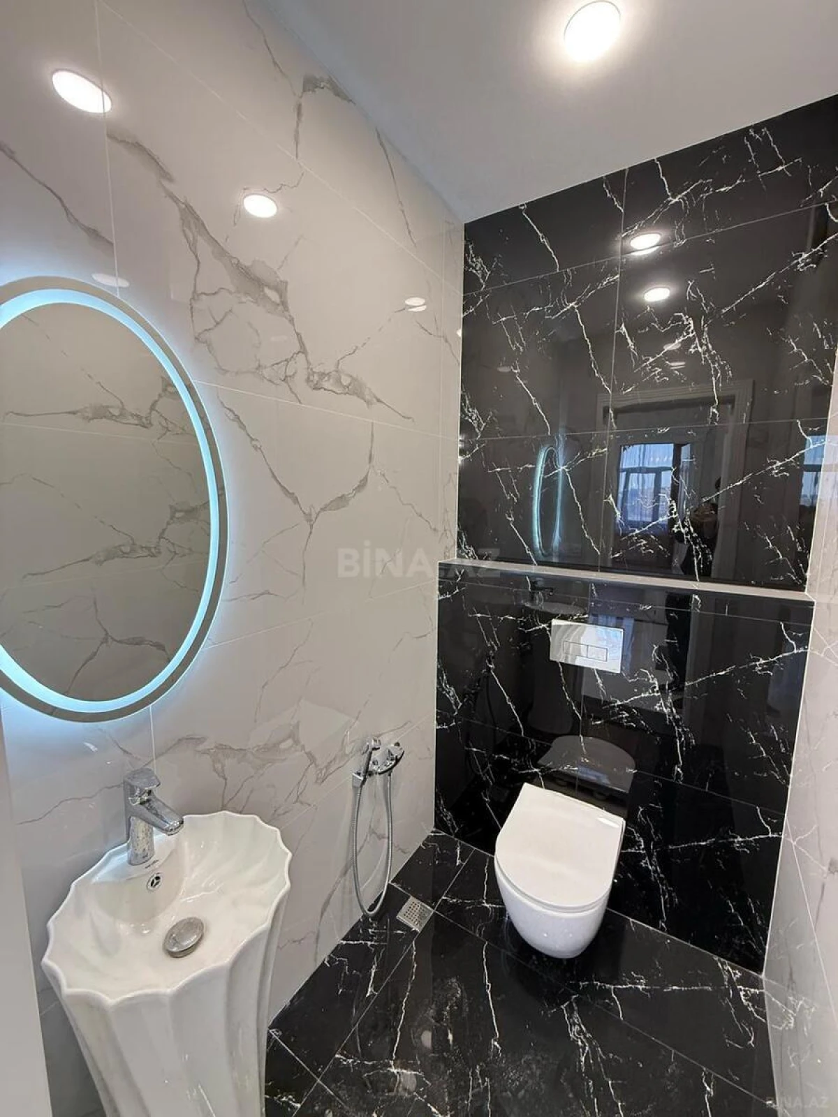 Satılır 3 otaqlı mənzil 105 m²