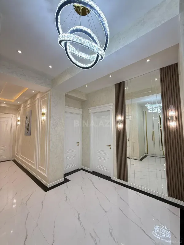 Satılır 3 otaqlı mənzil 105 m²