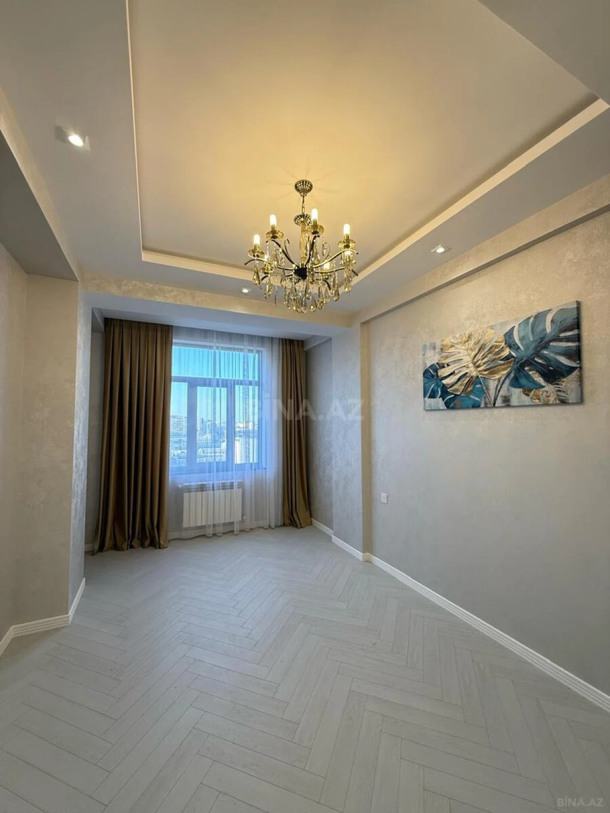 Satılır 3 otaqlı mənzil 105 m²