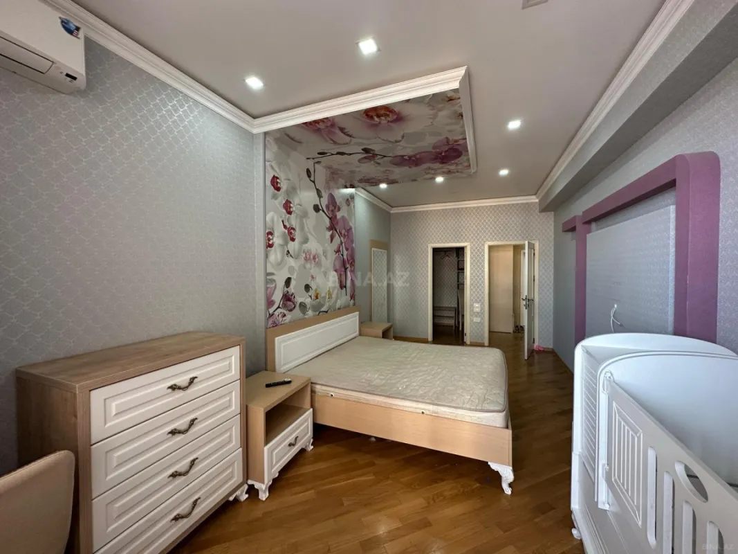 Kirayə verilir 2 otaqlı mənzil 110 m²