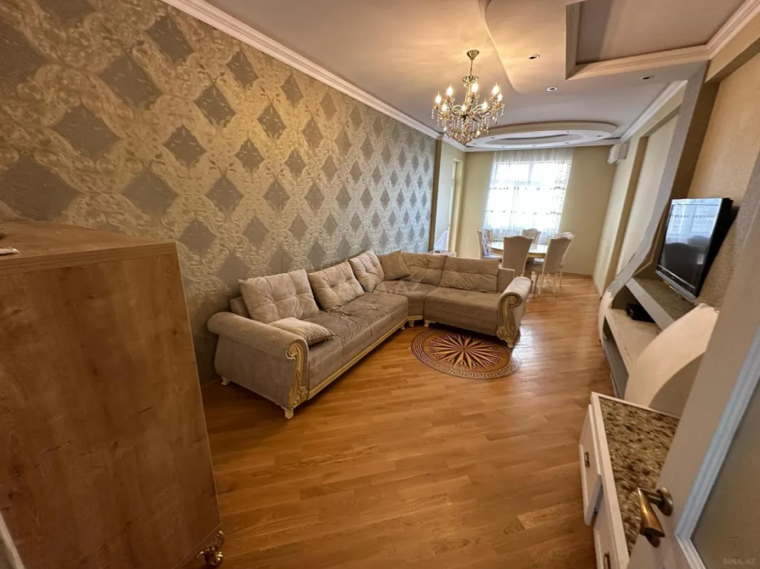 Kirayə verilir 2 otaqlı mənzil 110 m²