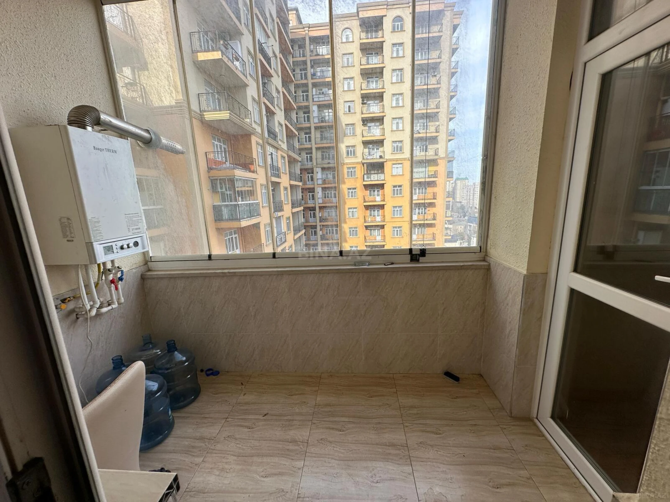 Kirayə verilir 2 otaqlı mənzil 110 m²