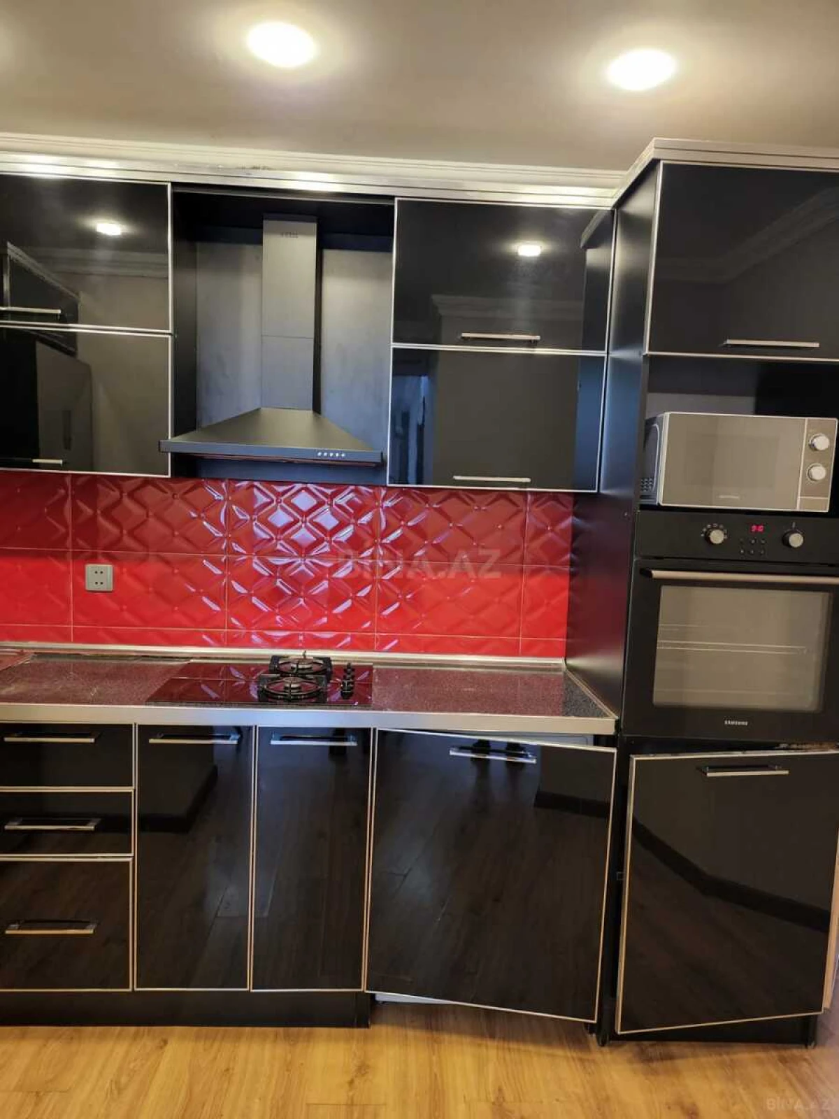 Kirayə verilir 3 otaqlı mənzil 110 m²