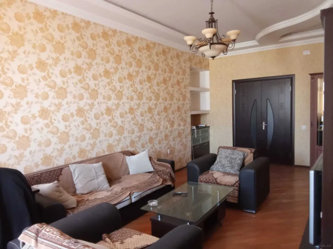 Kirayə verilir 2 otaqlı mənzil 100 m²