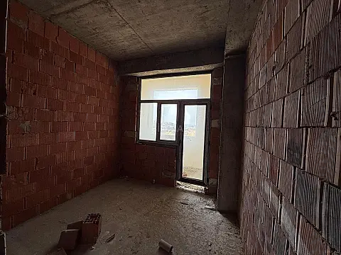 Satılır 1 otaqlı mənzil 71 m²
