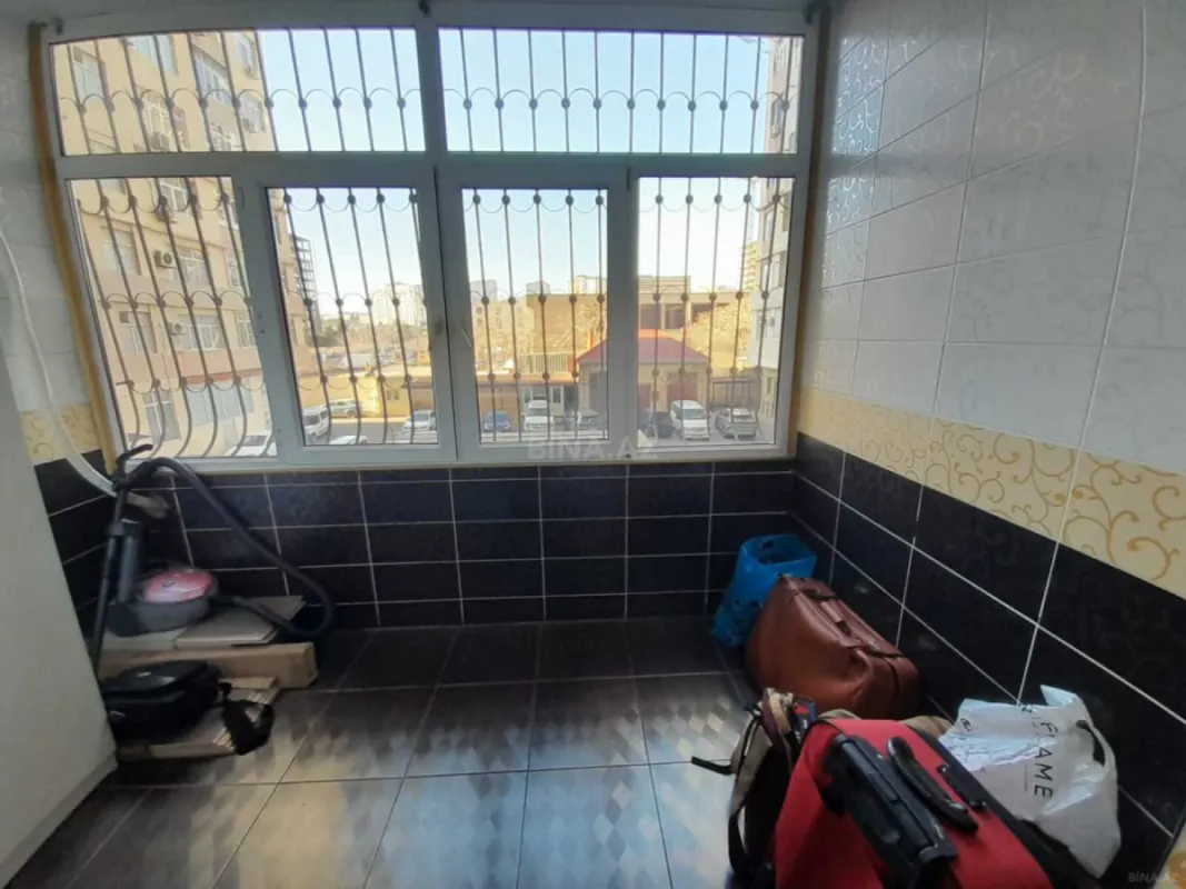 Satılır 3 otaqlı mənzil 135 m²