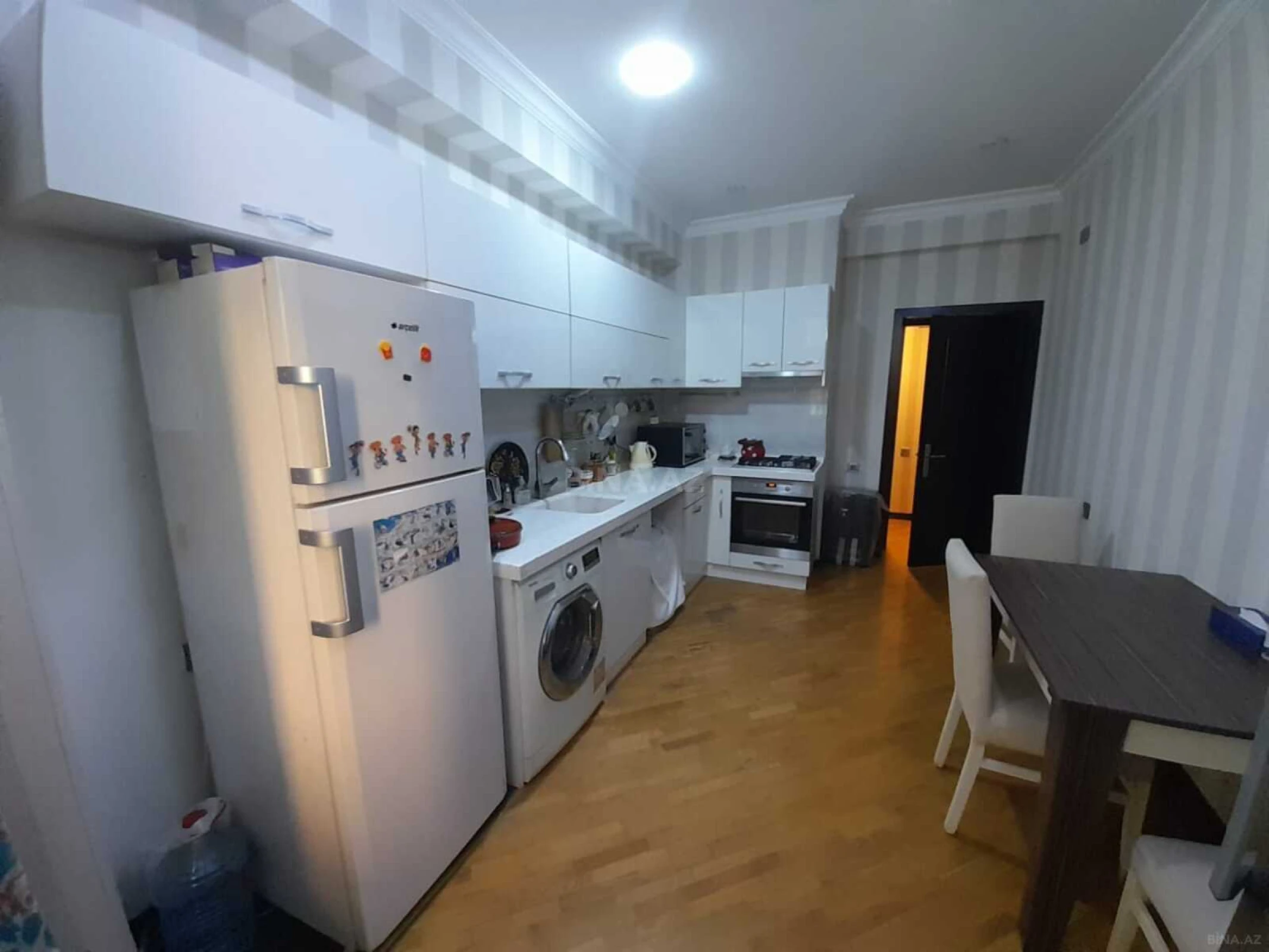 Satılır 3 otaqlı mənzil 135 m²