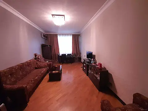 Satılır 3 otaqlı mənzil 135 m²