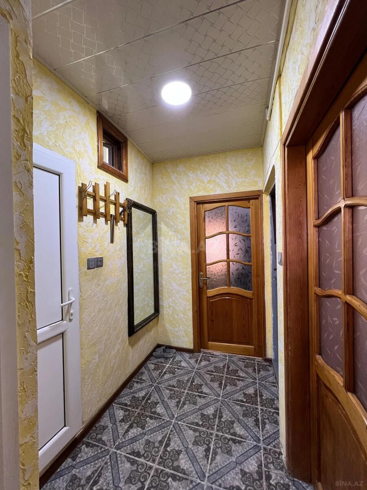 Satılır 2 otaqlı mənzil 65 m²