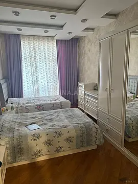 Satılır 4 otaqlı mənzil 165 m²