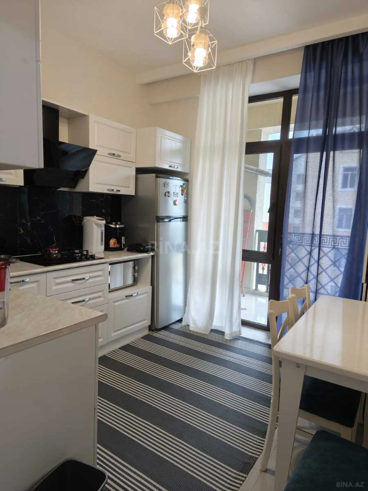 Kirayə verilir 2 otaqlı mənzil 80 m²