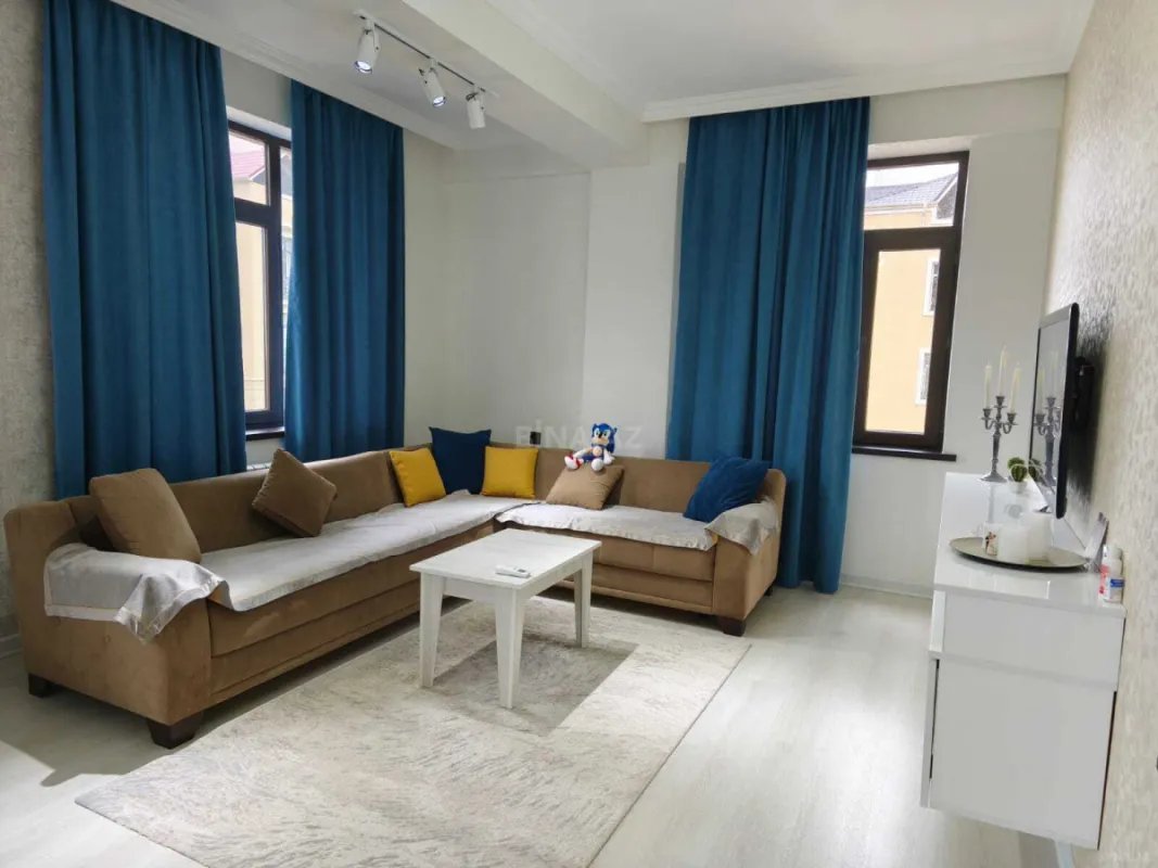 Kirayə verilir 2 otaqlı mənzil 80 m²