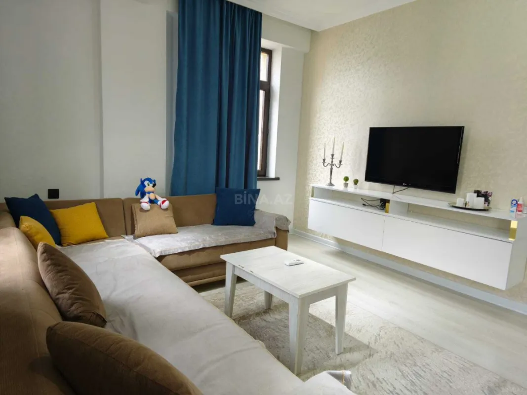 Kirayə verilir 2 otaqlı mənzil 80 m²