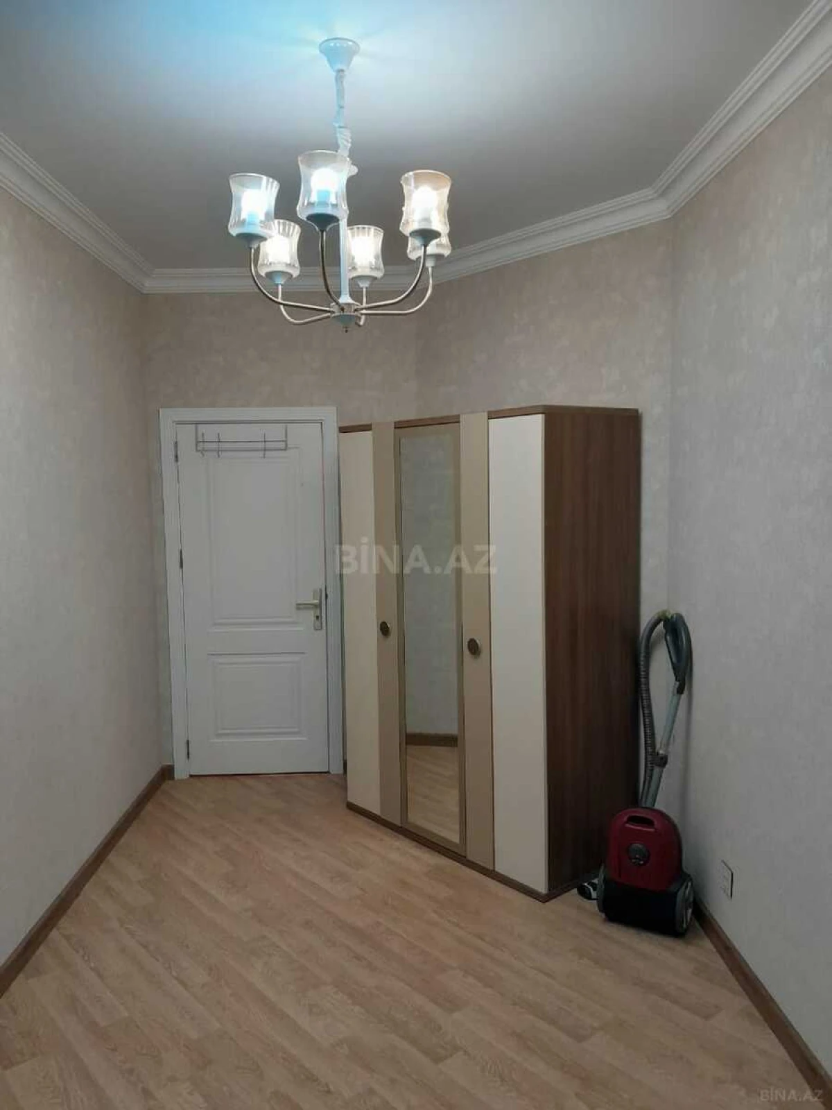 Kirayə verilir 3 otaqlı mənzil 135 m²