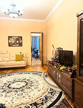 Satılır 2 otaqlı mənzil 65 m²