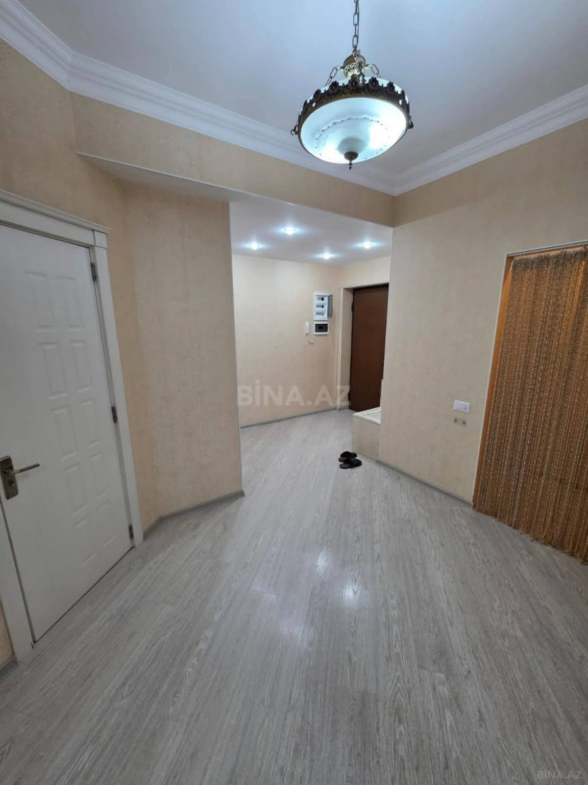 Kirayə verilir 3 otaqlı mənzil 136 m²