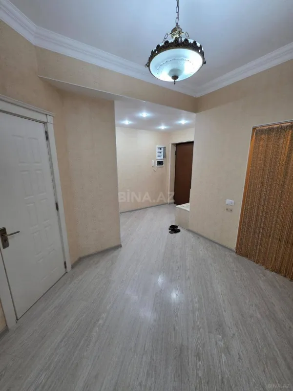 Kirayə verilir 3 otaqlı mənzil 136 m²
