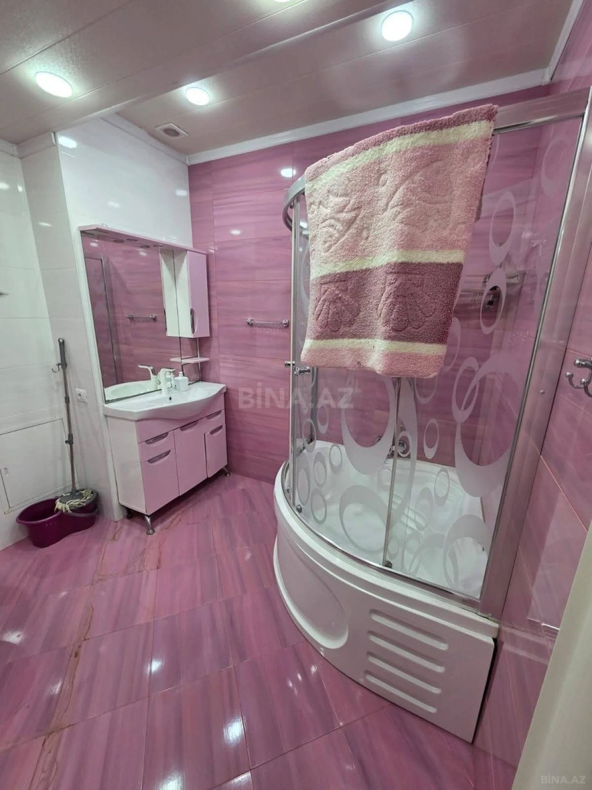 Kirayə verilir 3 otaqlı mənzil 136 m²