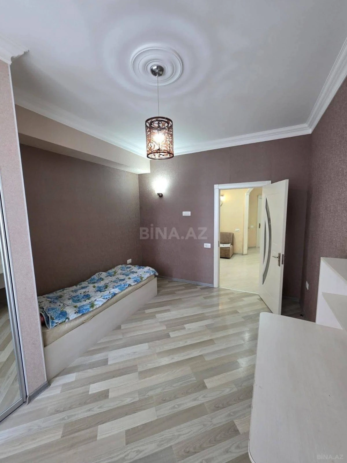 Kirayə verilir 3 otaqlı mənzil 136 m²