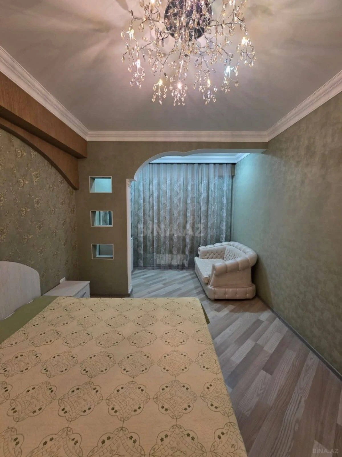 Kirayə verilir 3 otaqlı mənzil 136 m²