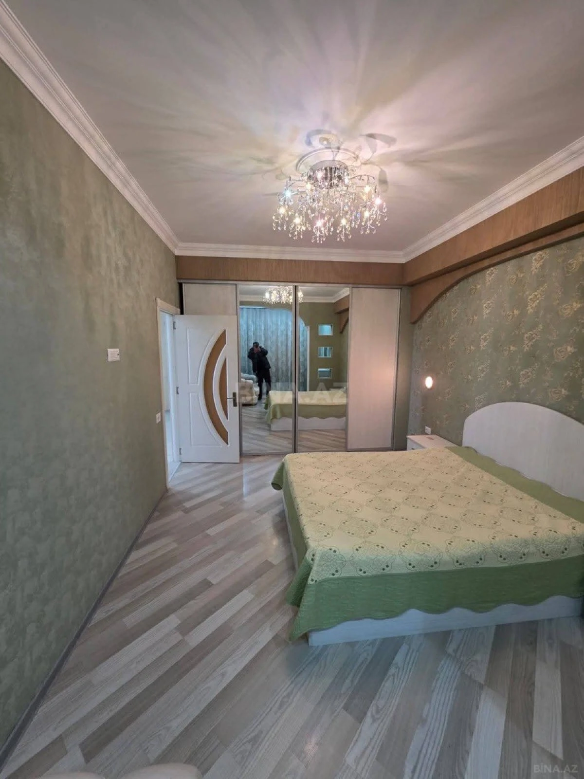 Kirayə verilir 3 otaqlı mənzil 136 m²
