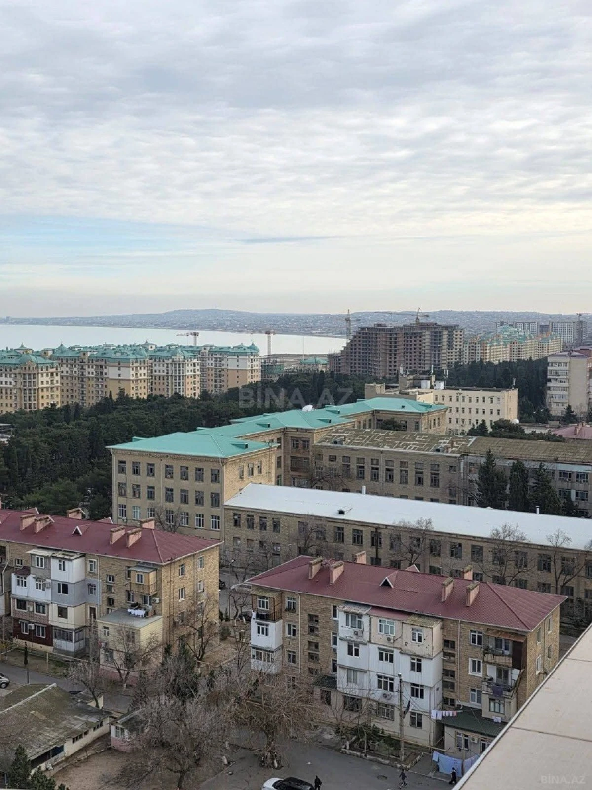 Kirayə verilir 3 otaqlı mənzil 136 m²