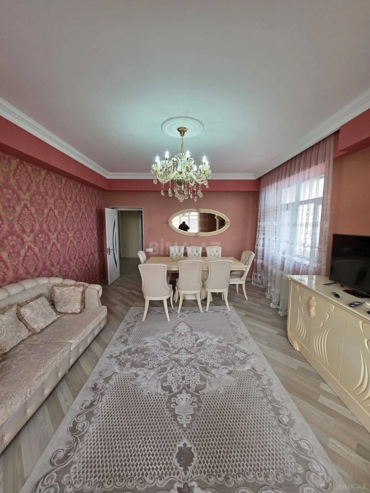 Kirayə verilir 3 otaqlı mənzil 136 m²