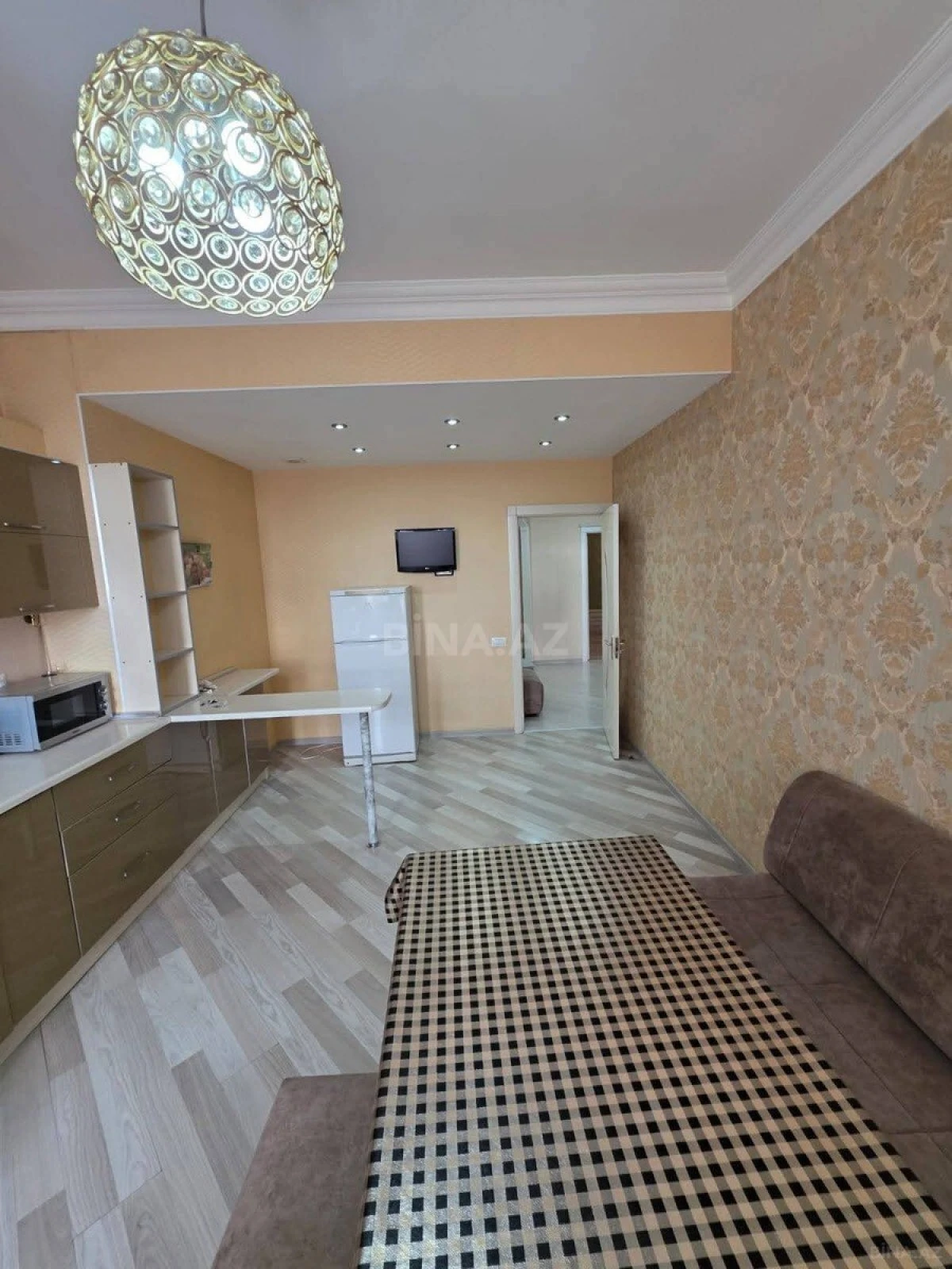 Kirayə verilir 3 otaqlı mənzil 136 m²