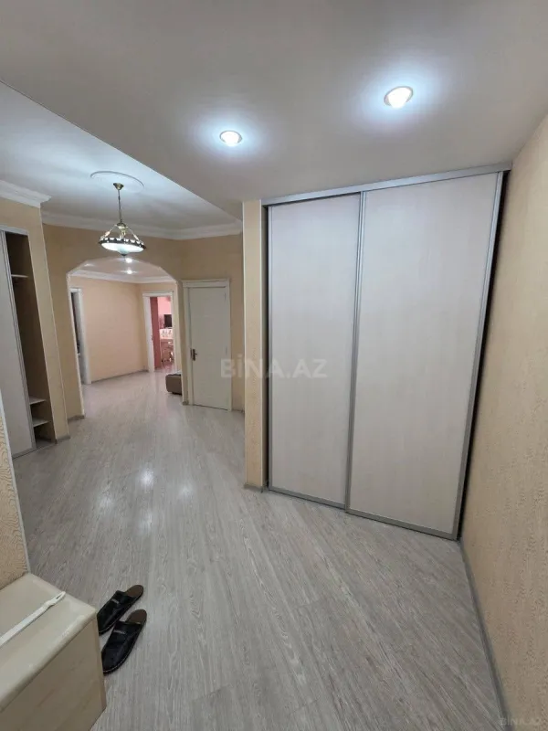 Kirayə verilir 3 otaqlı mənzil 136 m²
