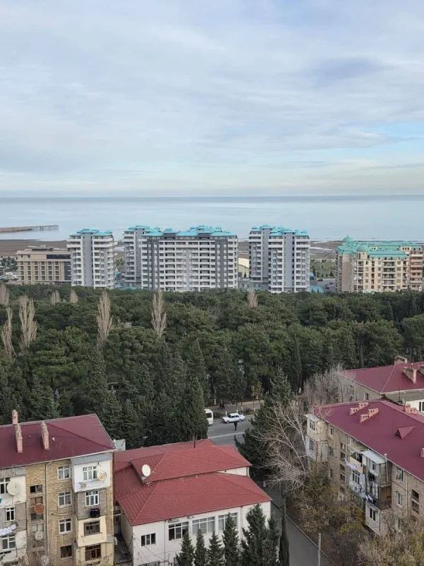 Kirayə verilir 3 otaqlı mənzil 136 m²
