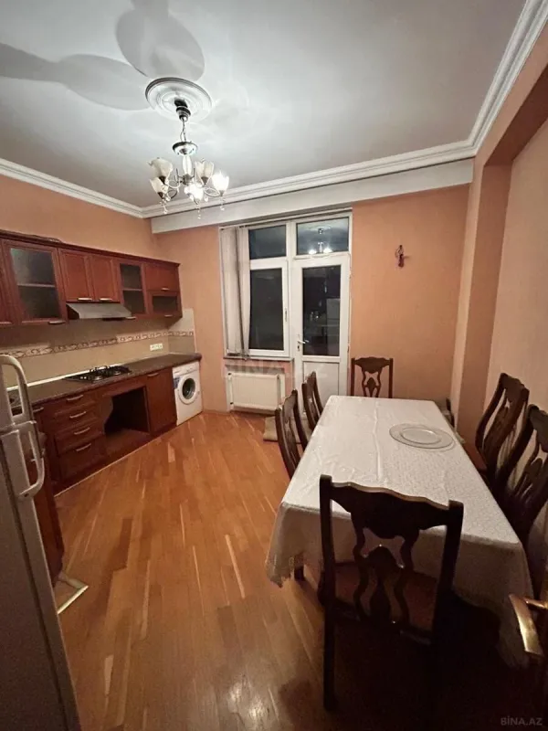 Kirayə verilir 2 otaqlı mənzil 100 m²