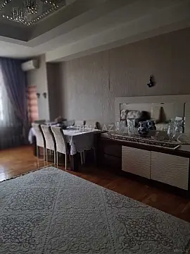 Satılır 2 otaqlı mənzil 110 m²