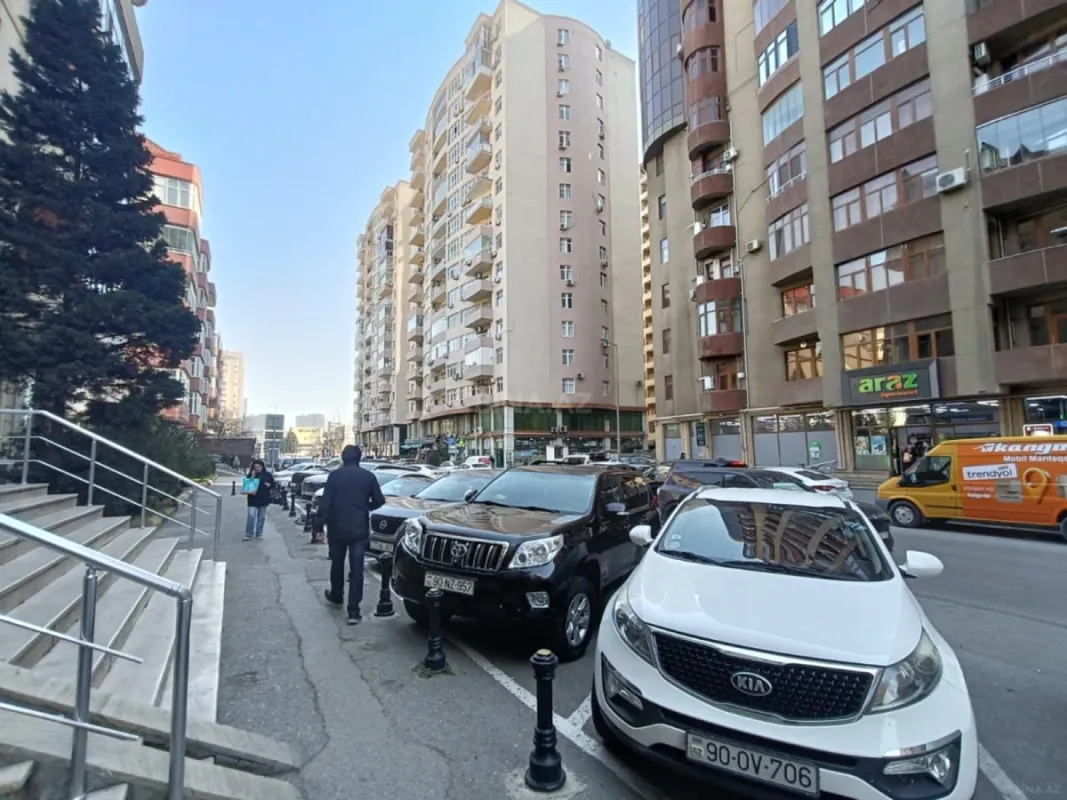 Kirayə verilir obyekt 90 m²